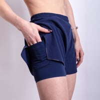TIGA SHORTS dámské běžecké šortky 2v1 blau